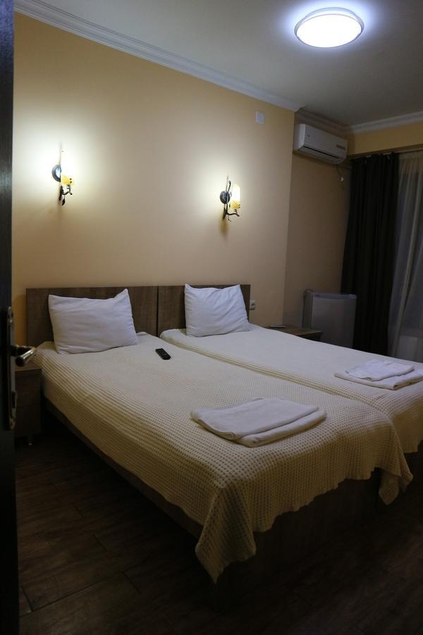 Batusihotel Батумі Екстер'єр фото
