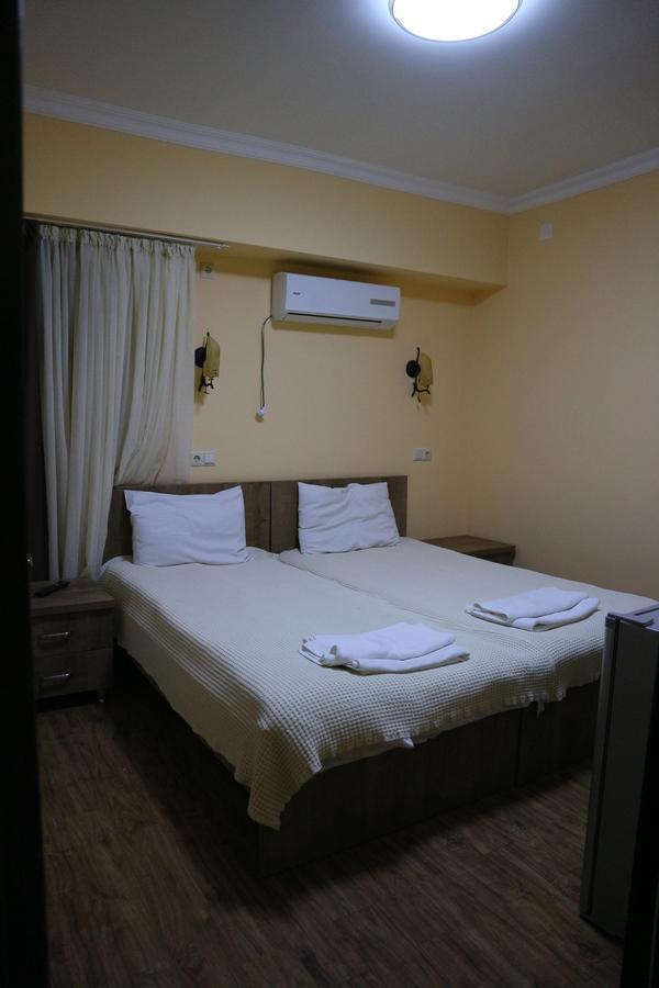 Batusihotel Батумі Екстер'єр фото