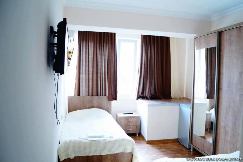 Batusihotel Батумі Екстер'єр фото