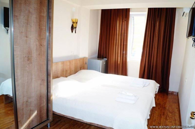 Batusihotel Батумі Екстер'єр фото