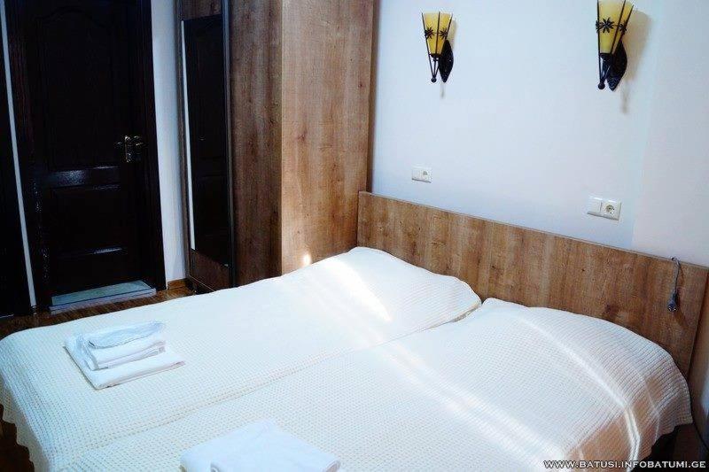 Batusihotel Батумі Екстер'єр фото